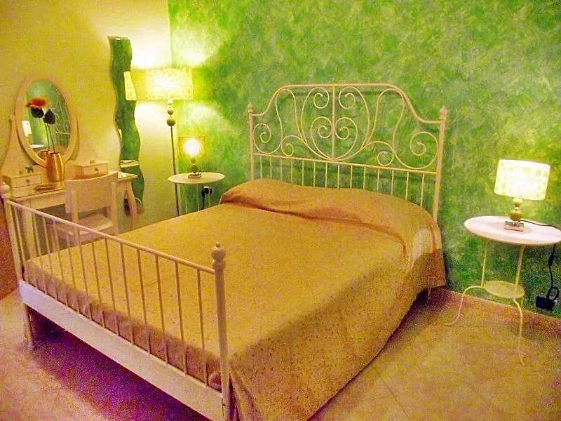 B&B Perla Di Corso Savoia - רוסוליני בית הארחה